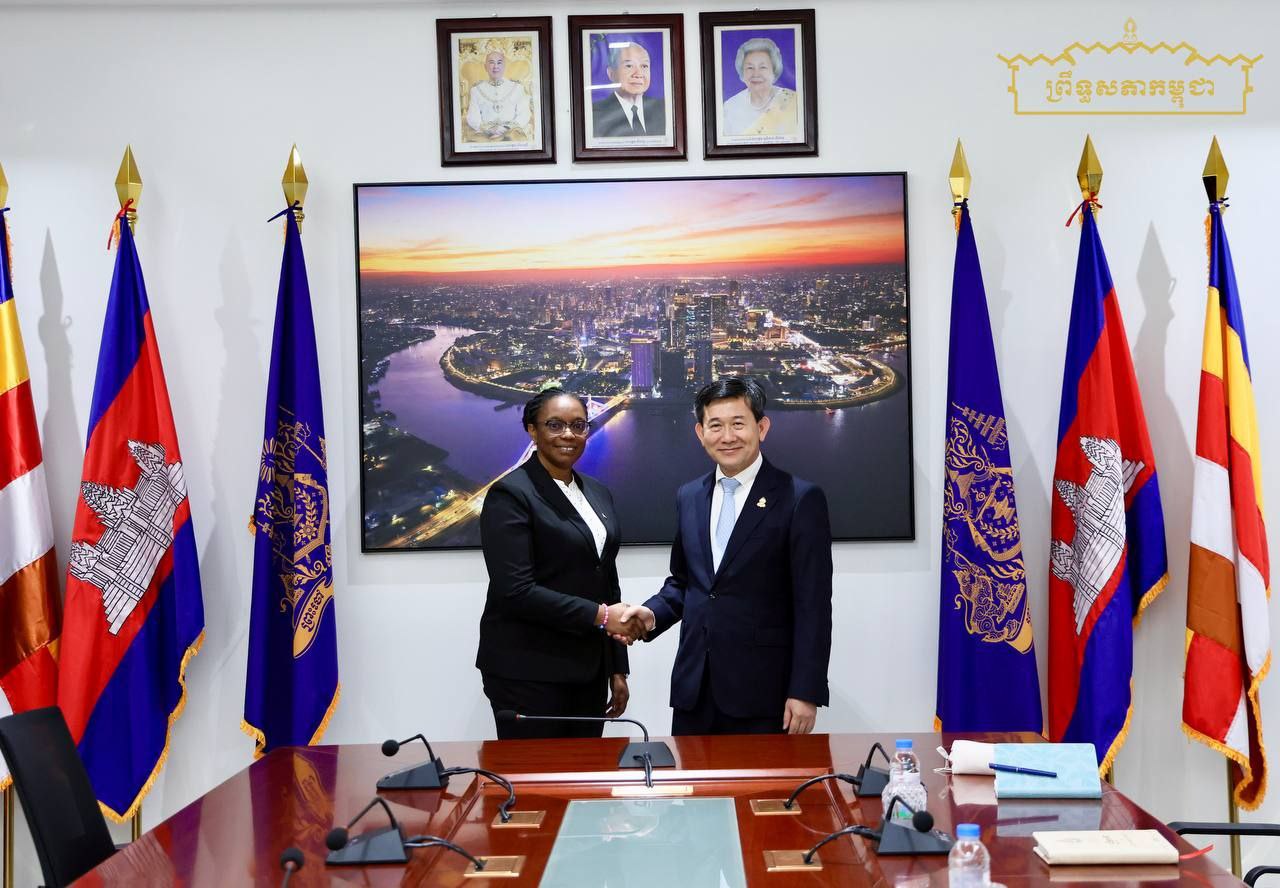 ឯកឧត្តមបណ្ឌិត ឈីវ យីស៊ាង អនុញ្ញាតឱ្យលោកជំទាវ YMilena Caridad Zaldivar Piedra ចូលជួបសម្តែងការគួរសម និងពិភាក្សាការងារ