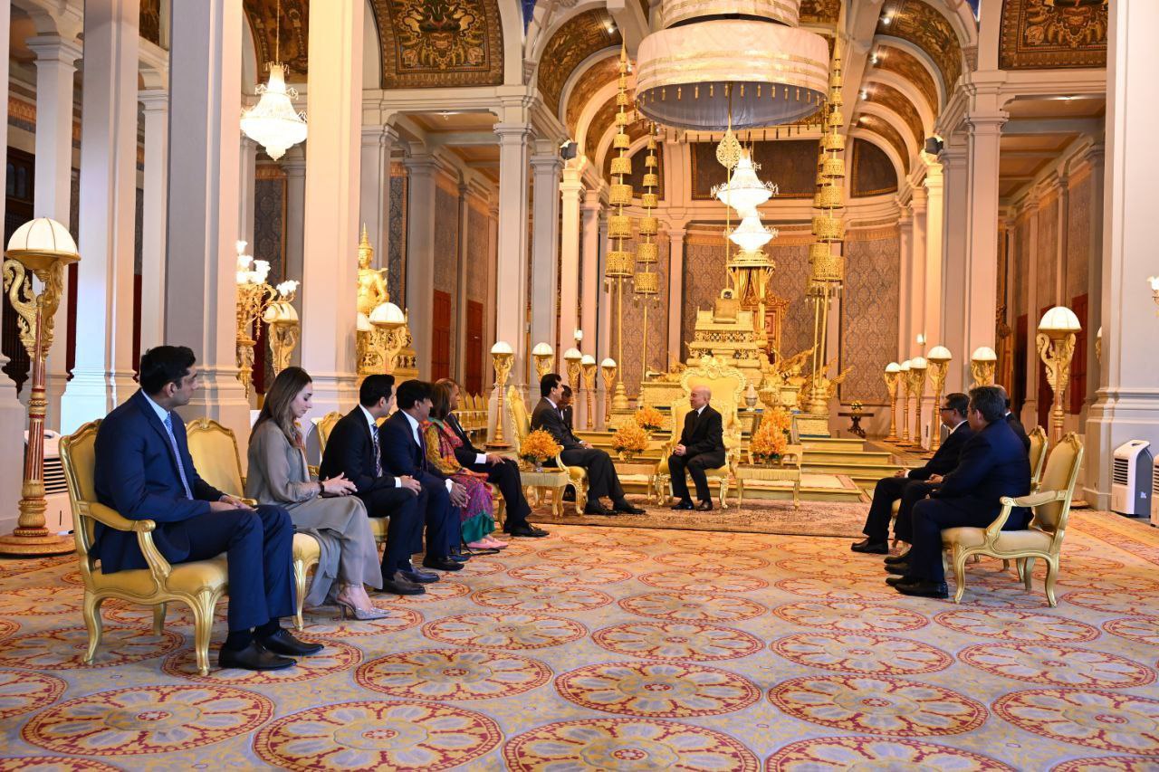 ឯកឧត្តម ងី ច័ន្រ្ទផល អមដំណើរឯកឧត្តមប្រធានព្រឹទ្ធសភាប៉ាគីស្ថាន អញ្ជើញចូលក្រាបបង្គំគាល់ព្រះមហាក្សត្រនៃកម្ពុជា