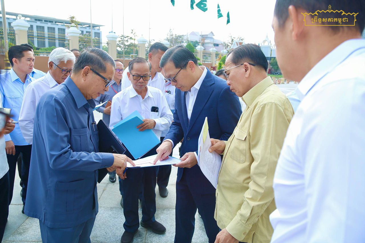 ឯកឧត្តម ឡាយ សំកុល អញ្ជើញទទួលអមដំណើរសម្តេចមហាមន្ត្រី គុយ សុផល ចុះពិនិត្យទីកន្លែងត្រៀមរៀបចំព្រះរាជពិធីសម្ពោធដាក់ឱ្យប្រើប្រាស់ជាផ្លូវការ “ វិមានសាមគ្គីភាព”