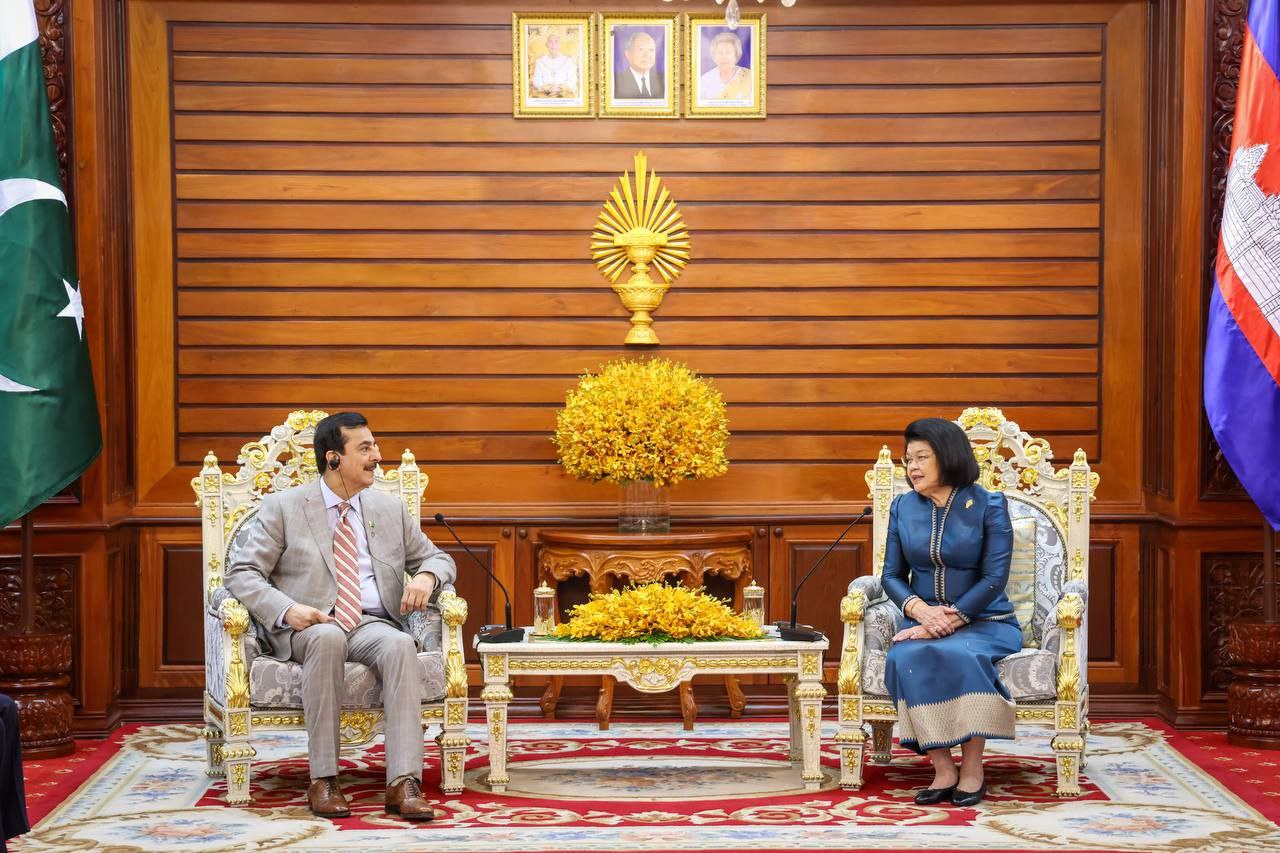 ឯកឧត្តម ងី ច័ន្រ្ទផល អញ្ជើញអមដំណើរឯកឧត្តមប្រធានព្រឹទ្ធសភាប៉ាគីស្ថាន ចូលជួបសម្ដែងការគួរសមសម្តេចមហារដ្ឋសភាធិការធិបតី ឃួន សុដារី