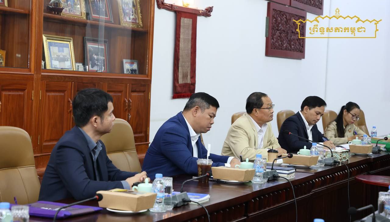 ឯកឧត្តម ប៊ុន វុទ្ធា អញ្ជើញជួប​ប្រជុំជាមួយនឹងគ្រូបង្រៀនផ្នែកនីតិសាស្ត្រ និងបុគ្គលិកអប់រំ នៃសាកលវិទ្យាល័យជាតិបាត់ដំបង