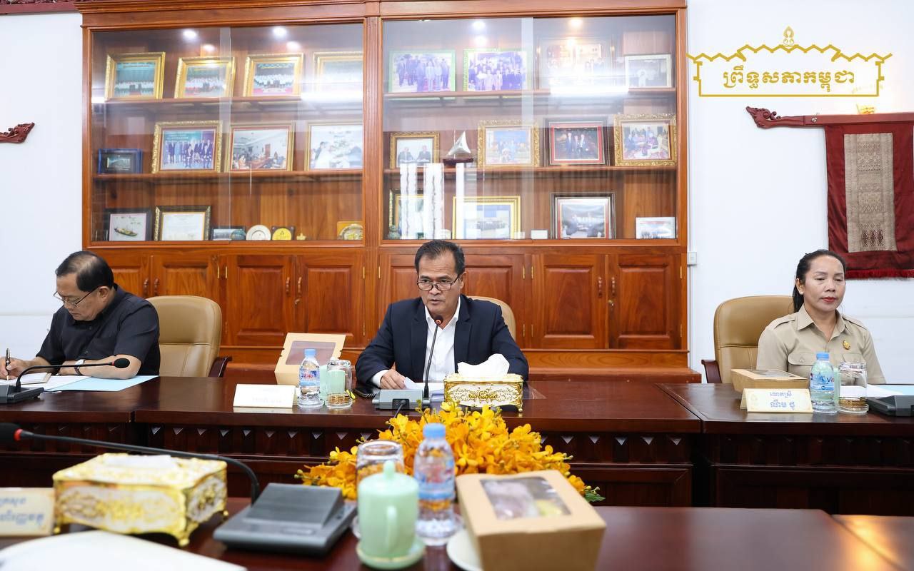 ឯកឧត្តម អោក បូរ៉ា អញ្ជើញជាអធិបតីក្នុងពិធីដេញថ្លៃស្តីពីការផ្គត់ផ្គង់ប្រេងឥន្ធនៈរបស់អគ្គលេខាធិការដ្ឋានព្រឹទ្ធសភា