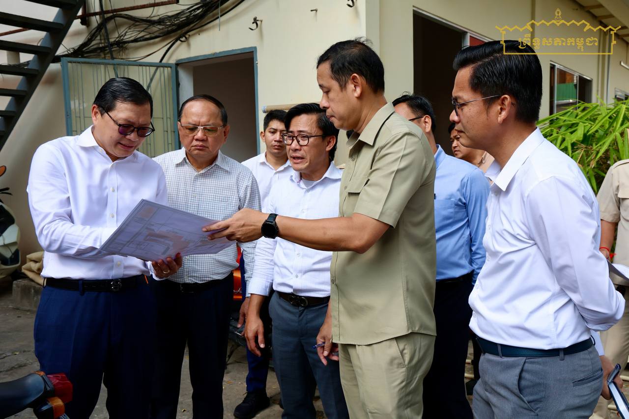 ឯកឧត្តម ឡាយ សំកុល អគ្គលេខាធិការព្រឹទ្ធសភា អញ្ជើញចុះពិនិត្យទីតាំងសម្រាប់ការដ្ឋានសាងសង់អគារថ្មីនៃអគ្គលេខាធិការដ្ឋានព្រឹទ្ធសភា និងពិនិត្យបច្ចុប្បន្នភាពសំណង់អគារនានាស្ថិតក្នុងបរិវេណវិមានព្រឹទ្ធសភា