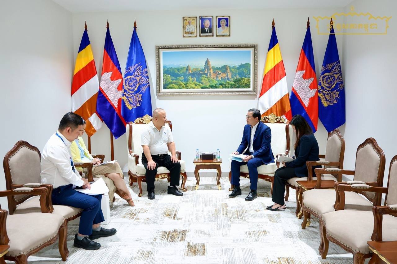 ឯកឧត្តម ឡាយ សំកុល អគ្គលេខាធិការព្រឹទ្ធសភា ទទួលជួបពិភាក្សាការងារជាមួយនាយកប្រតិបត្តិនៃក្រុមហ៊ុនអាកាសចរណ៍ជាតិកម្ពុជា (Air Cambodia)