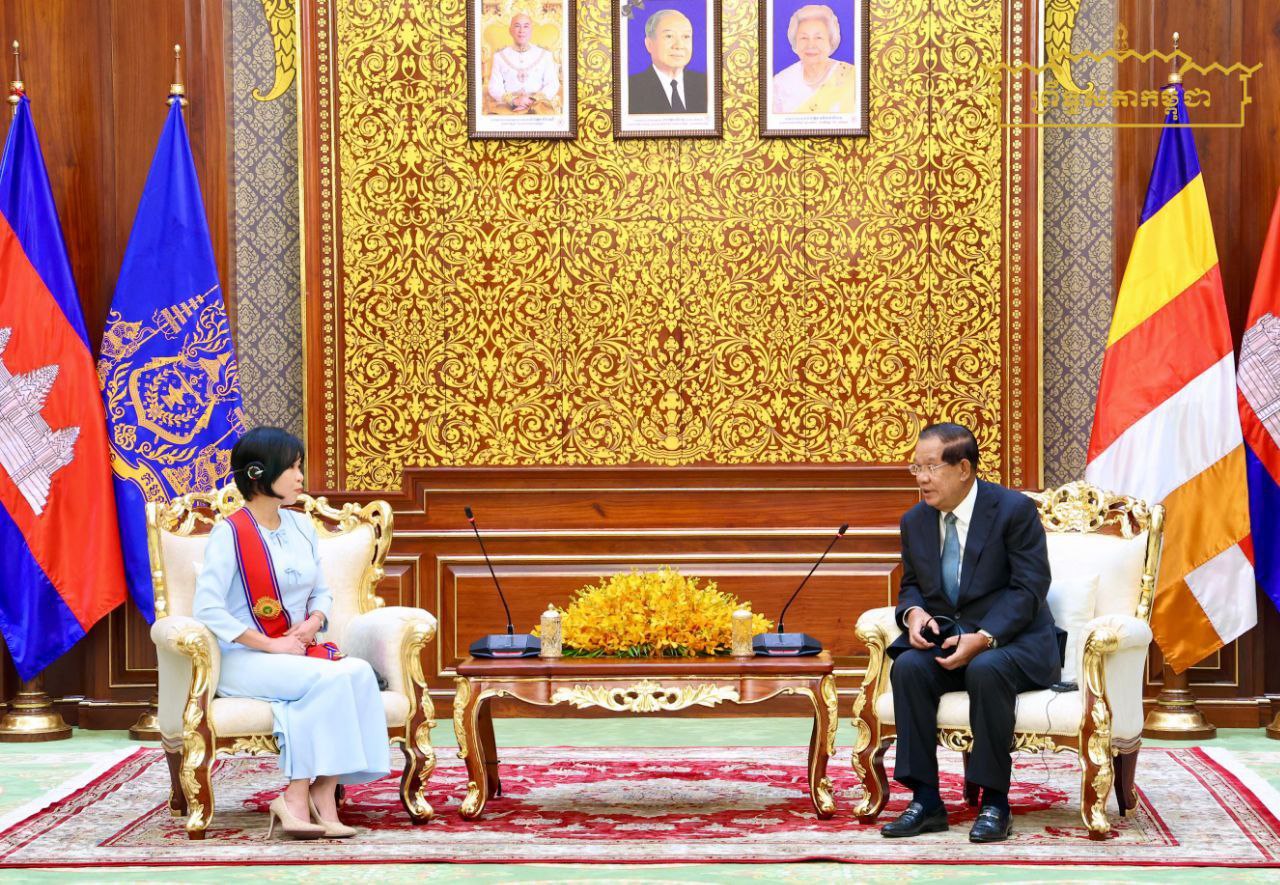 សម្តេចតេជោ ប្រមុខរដ្ឋស្តីទី អនុញ្ញាតឱ្យឯកអគ្គរដ្ឋទូតសិង្ហបុរីប្រចាំកម្ពុជា ចូលជួបសម្តែងការគួរសម និងជម្រាបលា