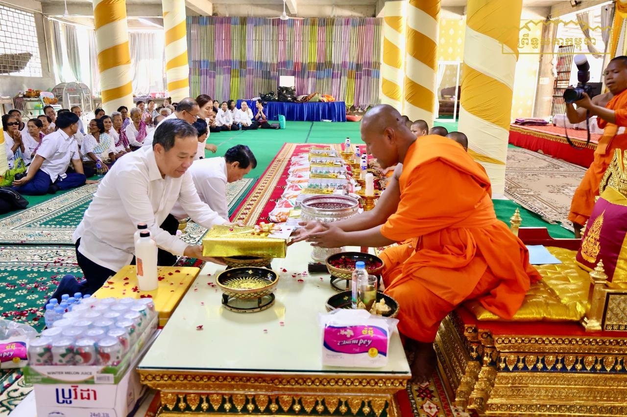 ឯកឧត្តមបណ្ឌិត ធន់ វឌ្ឍនា ថានឹងប្រែក្លាយដើមឈើទាលយក្សនៅវត្តចុងកោះ ទៅជាចំណុចទាក់ទាញទេសចរមកកាន់កោះដាច់