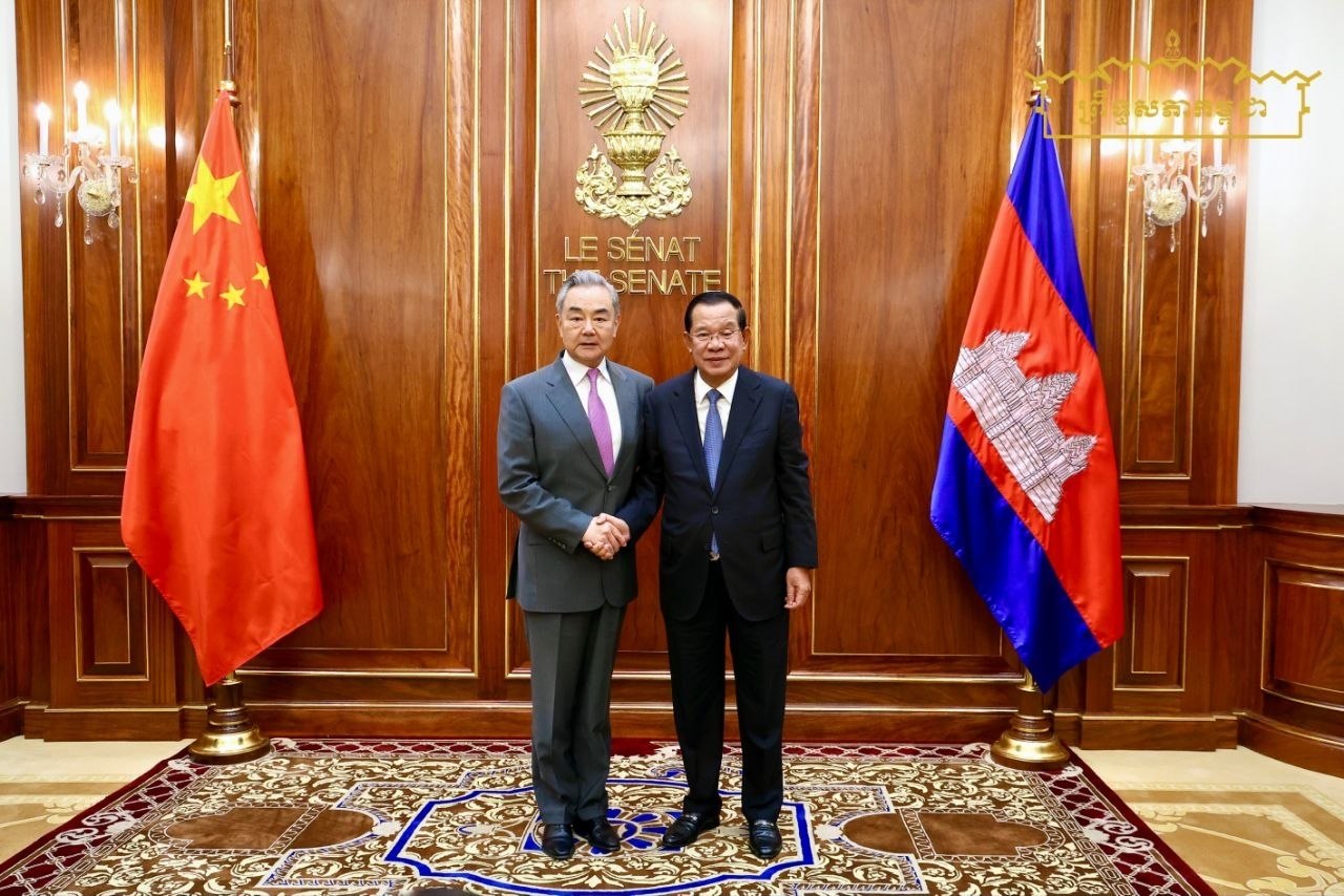 សម្តេចតេជោ ហ៊ុន សែន អនុញ្ញតឱ្យឯកឧត្តមរដ្ឋមន្ត្រីក្រសួងការបរទេសចិន ចូលជួបសម្តែងការគួរសម