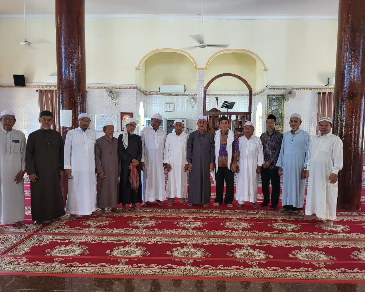 ឯកឧត្តម លី សារី អញ្ជើញចូលរួមរំលែកមរណទុក្ខ និងគោរពវិញ្ញាណក្ខន្ធសពប្រជាពលរដ្ឋ នៅស្រុកទឹកឈូ ខេត្តកំពត