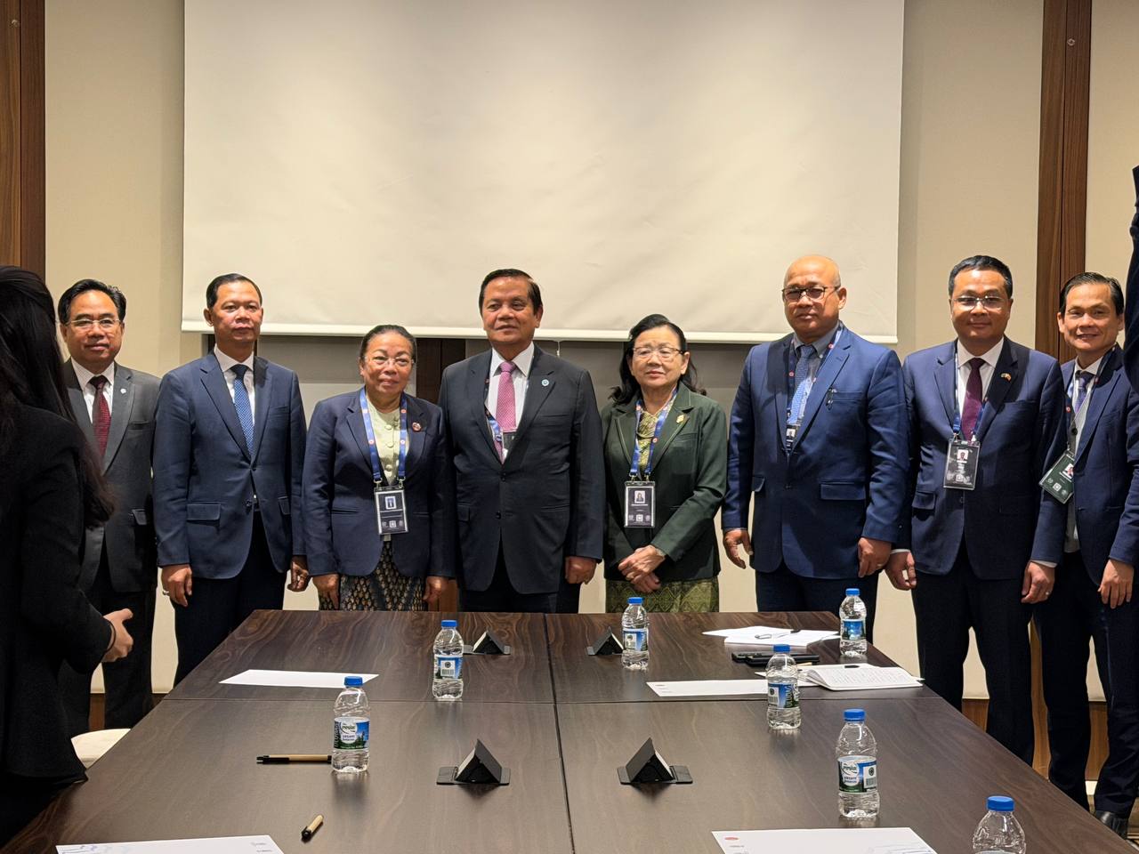 ឯកឧត្តម អ៊ុច បូររិទ្ធ អនុប្រធានទី១ ព្រឹទ្ធសភា បានជួបពិភាក្សាការងារជាមួយគណៈប្រតិភូសភាឡាវ និងរូម៉ានី និងម៉ារុក ក្នុងអំឡុងមហាសន្និបាតលើកទី១៥២ នៃសហភាពអន្តរសភា (IPU)