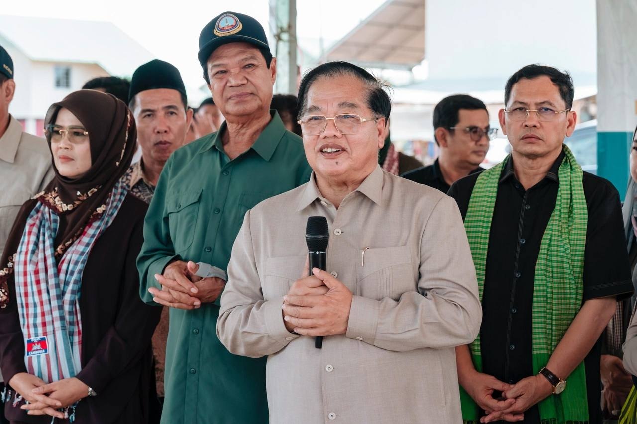 លោកជំទាវ ម៉ាណ ណាវី អញ្ជើញចូលរួមពិធីសំណេះសំណាល និងចែកកញ្ចប់អាហារជូនប្រជាពលរដ្ឋភៀសសឹក ចំនួន១,៦០០គ្រួសារ ក្នុងខេត្តបន្ទាយមានជ័យ