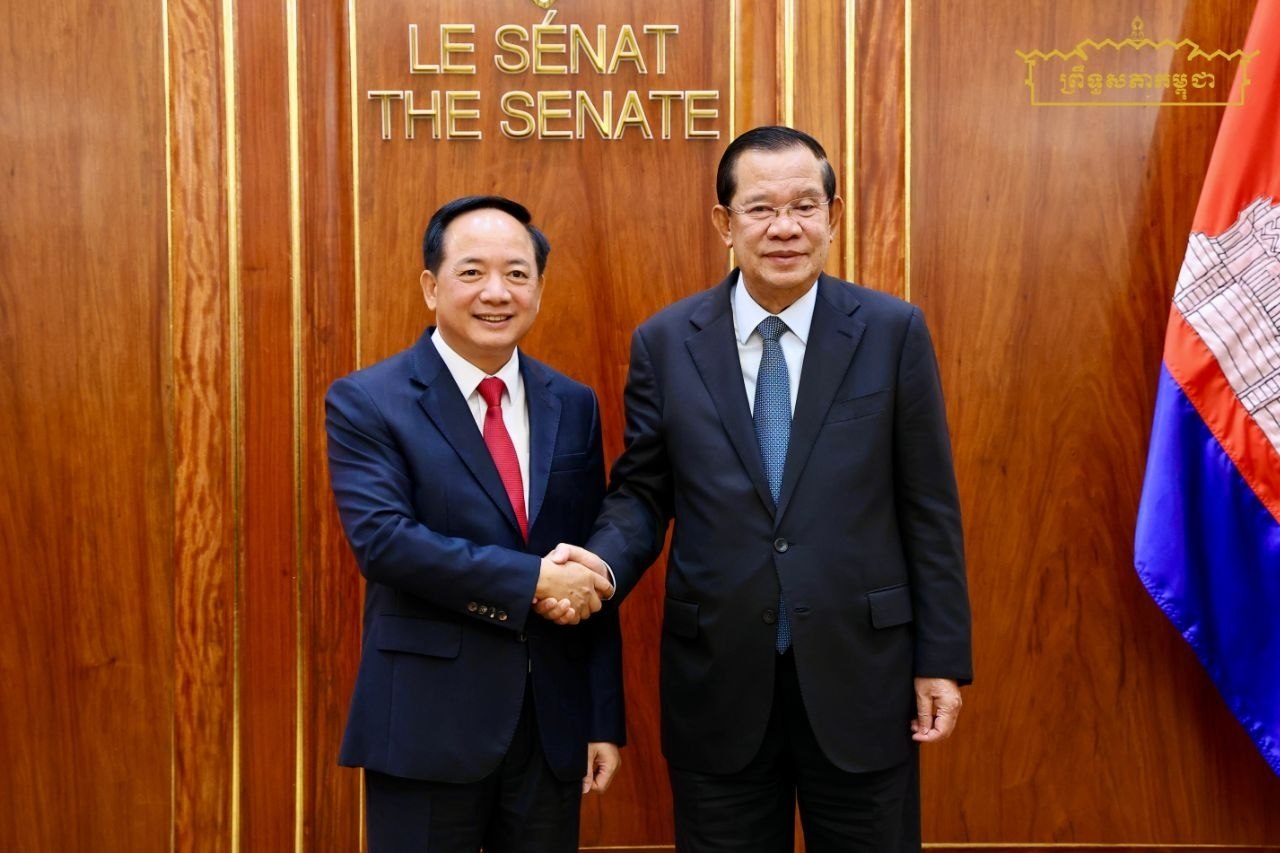 សម្តេចតេជោ ហ៊ុន សែន អនុញ្ញាតឱ្យសមាជិកការិយាល័យនយោបាយនៃមជ្ឈិមបក្សកុម្មុយនីស្តវៀតណាម ចូលជួបសម្តែងការគួរសម