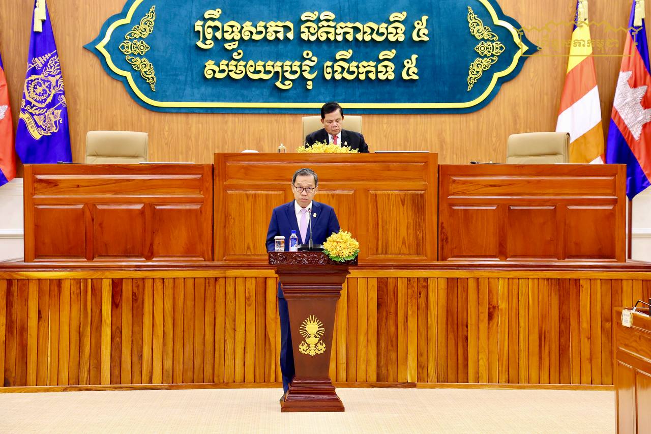 ព្រឹទ្ធសភាបើកសម័យប្រជុំលើកទី៥ ដើម្បីពិនិត្យហើយឱ្យយោបល់លើសេចក្តីព្រាងច្បាប់កាតព្វកិច្ចយោធា និងច្បាប់ធានាការទូទាត់របស់រាជរដ្ឋាភិបាលកម្ពុជា ឱ្យក្រុមហ៊ុនអគ្គិសនីវៀតណាម