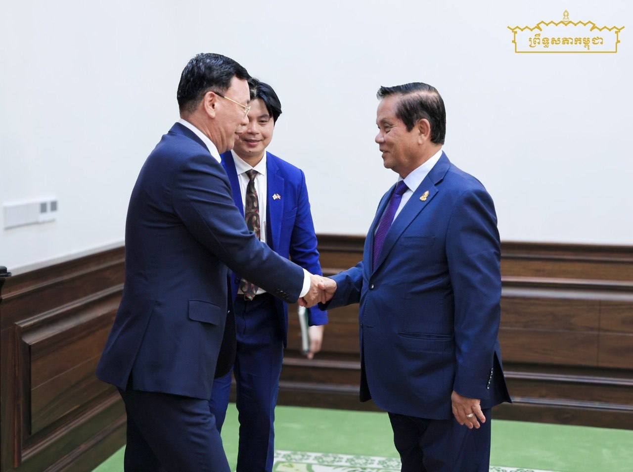 ឯកឧត្តម អ៊ុច បូររិទ្ធ បានអនុញ្ញាតឱ្យឯកឧត្តម Park Joo Bong ចូលជួបសម្ដែងការគួរសម និងពិភាក្សាការងារ