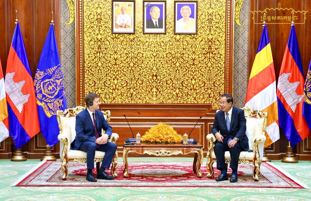 សម្តេចតេជោ ហ៊ុន សែន អនុញ្ញាតឱ្យឯកអគ្គរដ្ឋទូតហុងគ្រី ប្រចាំកម្ពុជា ចូលជួបសម្តែងការគួរសម និងជម្រាបលា
