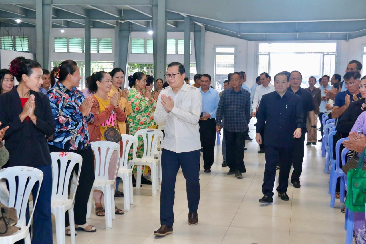 ឯកឧត្តម ឡាយ សំកុល អគ្គលេខាធិការព្រឹទ្ធសភា និងក្រុមការងារ បន្តលើកកម្ពស់ស្មារតីសាមគ្គីភាព និងការយកចិត្តទុកដាក់ ចំពោះគ្រួសារវីរៈកងទ័ព និងជនភៀសសឹក នៅខណ្ឌជ្រោយចង្វារ