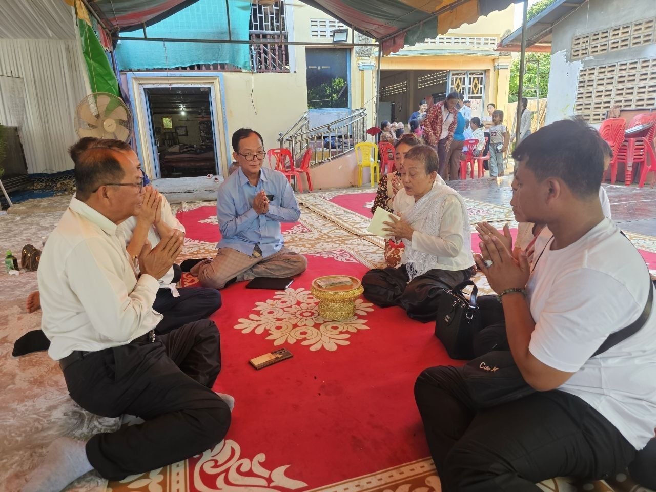 ឯកឧត្តម ឈើយ ចាន់ណា អញ្ជើញនាំយកបច្ច័យចូលរួមពិធីបុណ្យសព ឧបាសក សួង សាវុន អតីតអនុប្រធានមន្ទីរអប់រំ យុវជន និងកីឡាខេត្តបន្ទាយមានជ័យ