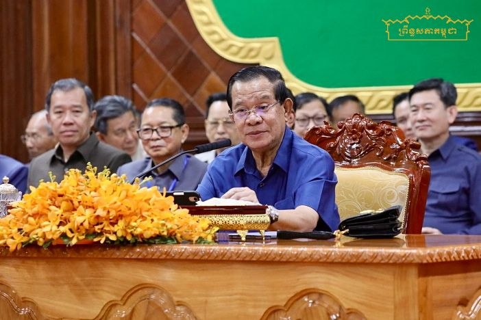សម្តេចតេជោ ហ៊ុន សែន អញ្ជើញជួបសំណេះសំណាលជាមួយអាជ្ញាធរដែនដី និងអង្គបោះឆ្នោតព្រឹទ្ធសភា នៅមណ្ឌលភូមិភាគទី៧