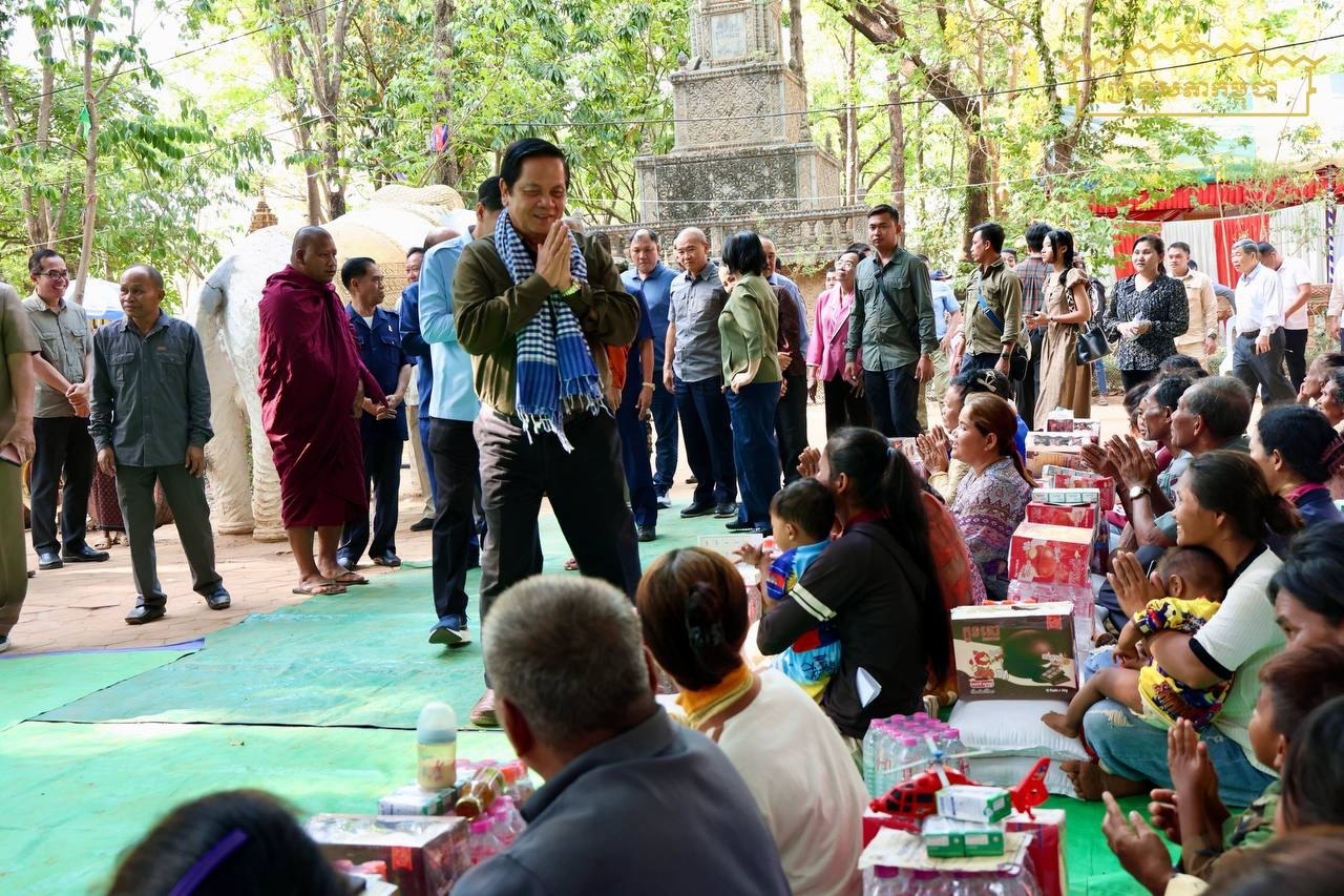 ទឹកចិត្តព្រឹទ្ធសភាចំពោះសុខទុក្ខរបស់វីរកងទ័ពជួរមុខ និងជនភៀសសឹកនៅវត្តជ្រោយនាងនួន
