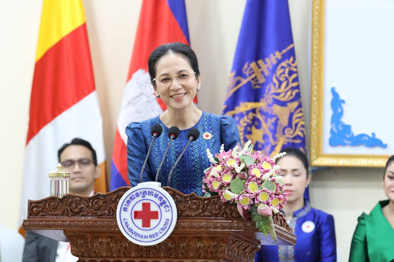 លោកជំទាវបណ្ឌិត អ៊ុក ម៉ាលី អញ្ជើញចូលរួមពិធីជួបសំណេះសំណាល និងទទួលថវិកាពីសប្បុរសជន ដើម្បីអបអរសាទរ ទិវាពិភពលោកកាកបាទក្រហម និងអឌ្ឍចន្ទក្រហម ៨ឧសភា ឆ្នាំ២០២៦