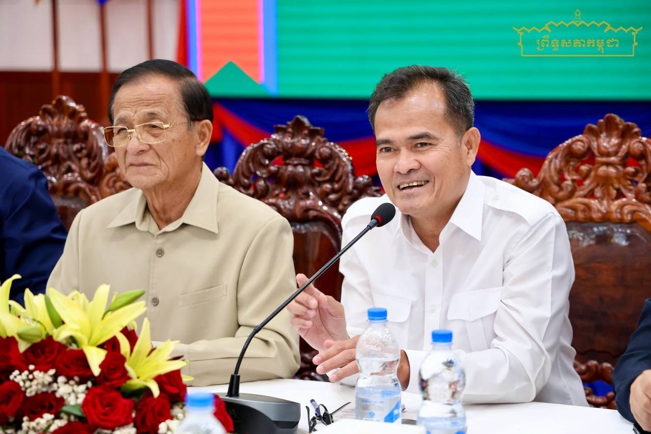 ឯកឧត្តម អោក បូរ៉ា អញ្ជើញចូលរួមប្រជុំត្រៀមរៀបចំពិធីសំណេះសំណាលរបស់ថ្នាក់ដឹកនាំព្រឹទ្ធសភា នៅខេត្តសៀមរាប និងខេត្តឧត្តរមានជ័យ