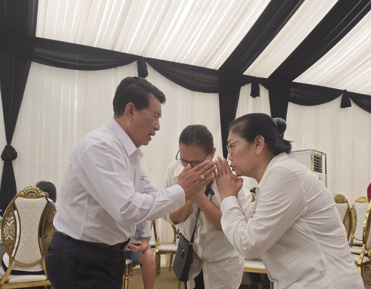 ឯកឧត្តម ម៉ាន់ ឈឿន អញ្ជើញចូលរួមគោរពវិញ្ញាណក្ខន្ធ និងរំលែកមរណទុក្ខឧបាសិកា សុខ សុវត្ថិឌី