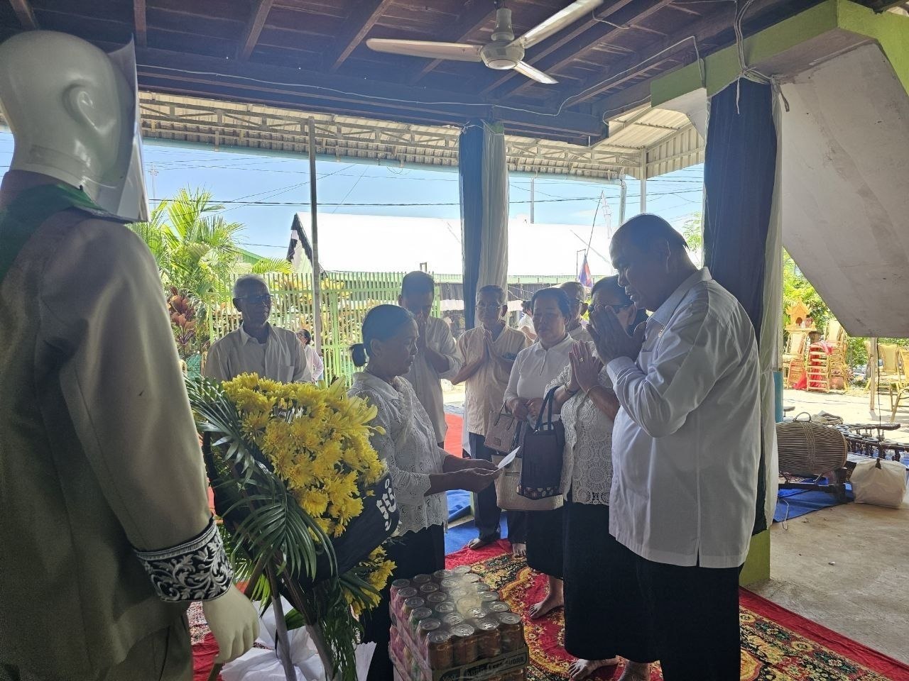 ឯកឧត្ដម គិន ណែត និងលោកជំទាវ អញ្ជើញចូលរួមគោរពវិញ្ញាណក្ខន្ធសព លោក ភឿក សៅ អតីតប្រធានការិយាល័យអប់រំស្រុកកោះអណ្ដែត