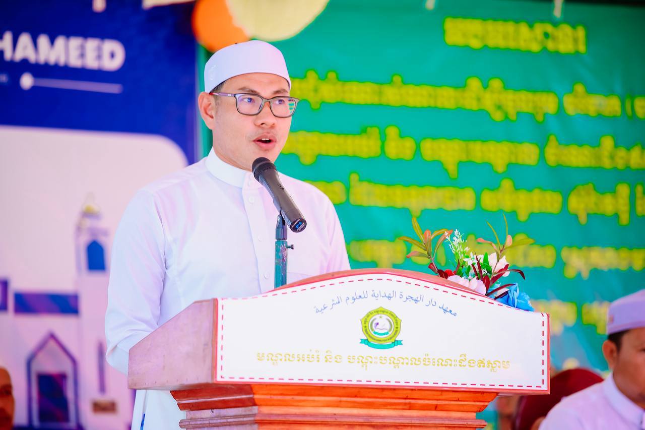 ឯកឧត្តម ស្លេះ ពុនយ៉ាមុីន ចូលរួមឧបត្ថម្ភថវិកាជូនគណៈកម្មការគ្រប់គ្រងវិហារដើម្បីសាងសង់សំយាបចំណតម៉ូតូ និងឡានក្នុងបរិវេណវិហារ
