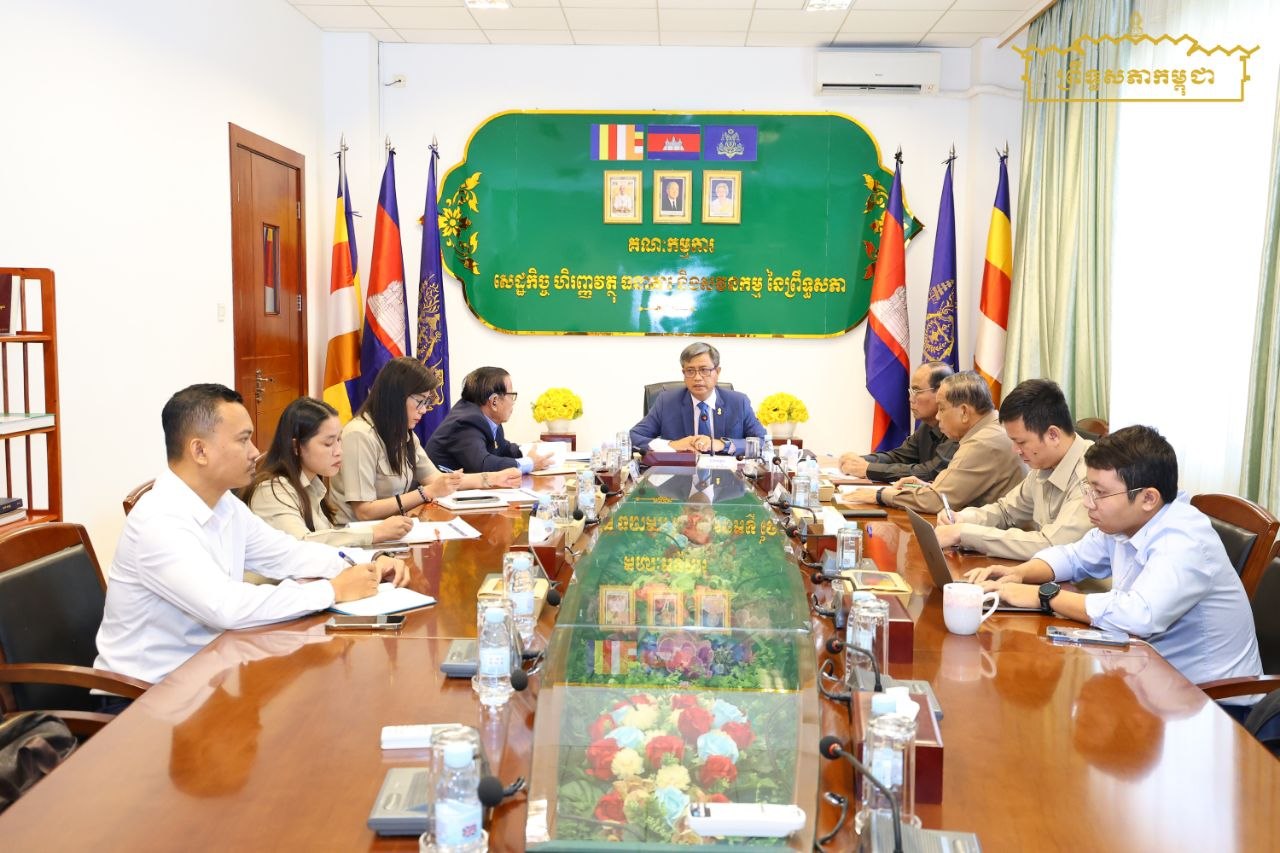 ឯកឧត្តម យស ផានីត្តា ដឹកនាំកិច្ចប្រជុំផ្ទៃក្នុងគណៈកម្មការទី២ព្រឹទ្ធសភា