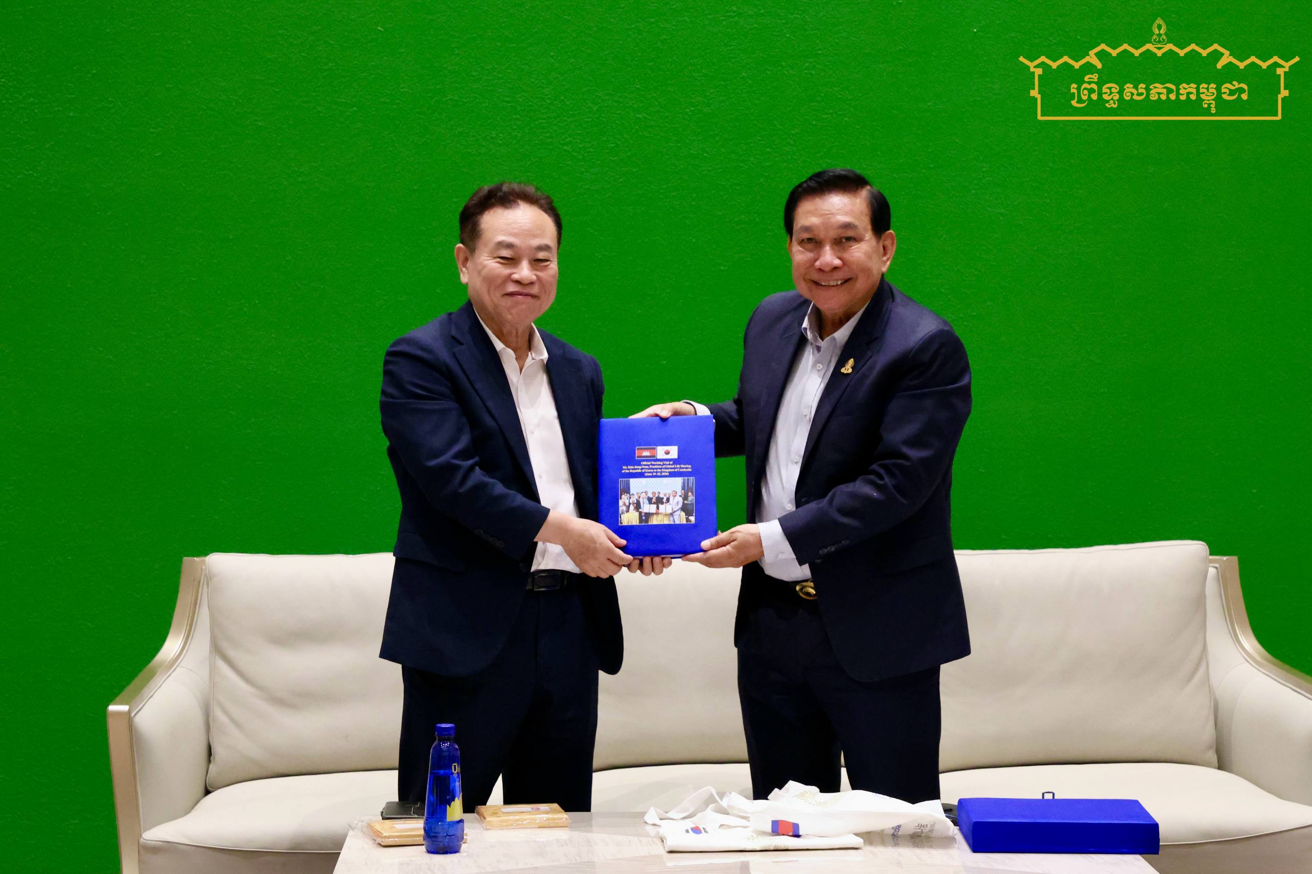 ឯកឧត្តម ម៉ម ប៊ុននាង អញ្ជើញជូនដំណើរគណៈប្រតិភូមូលនិធិចែករំលែកសង្គ្រោះជីវិតសកលកូរ៉េ ត្រឡប់ទៅកាន់មាតុប្រទេសវិញ