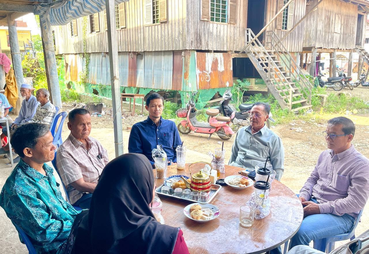 ឯកឧត្តម សាន់ ឡាទីន អញ្ជើញចូលរួមរំលែកមរណទុក្ខដល់គ្រួសារសពប្រជាពលរដ្ឋ នៅភូមិឈើទាលភ្លោះ ឃុំព្រែកសាម៉ាន់ ស្រុកឆ្លូង ខេត្តក្រចេះ
