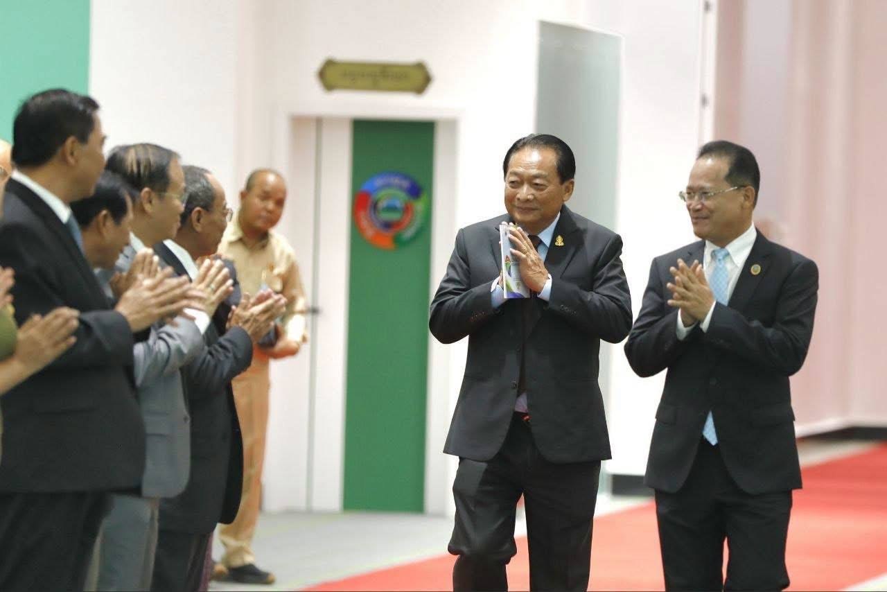 ឯកឧត្តមបណ្ឌិត ម៉ុង ឫទ្ធី អញ្ជើញចូលរួមជាគណៈអធិបតីក្នុងពិធីប្រកាសដាក់ឱ្យប្រើប្រាស់ជាផ្លូវការនូវ «យុទ្ធសាស្ត្រការទូតបរិស្ថានកម្ពុជា ឆ្នាំ២០២៦-២០៣០»