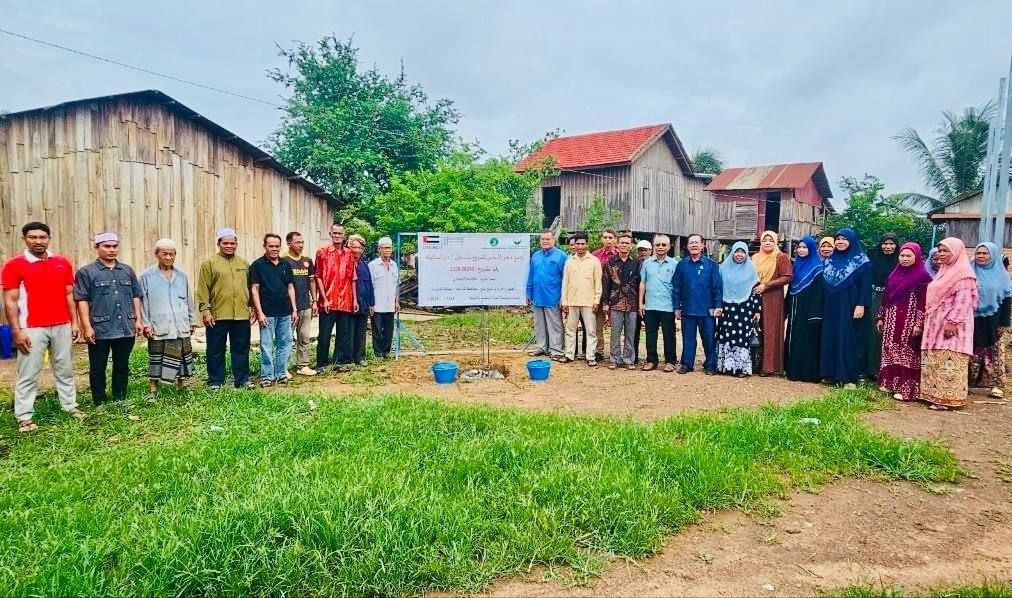 ឯកឧត្ដម សាន់ ឡាទីន អញ្ជើញចូលរួមក្នុងកម្មវិធីចាក់គ្រឹះ សាងសង់ផ្ទះជូនប្រជាពលរដ្ឋក្រីក្រ នៅភូមិត្រពាំងបេង ឃុំព្រែកសាម៉ាន់ ស្រុកឆ្លូង ខេត្តក្រចេះ