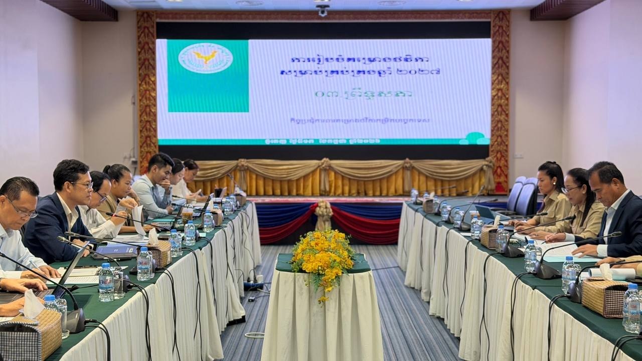 ក្រុមការងារហិរញ្ញវត្ថុព្រឹទ្ធសភា ជួបប្រជុំពិភាក្សាលើគម្រោងថវិកាឆ្នាំ២០២៧ ជាមួយមន្ត្រីជំនាញក្រសួងសេដ្ឋកិច្ច