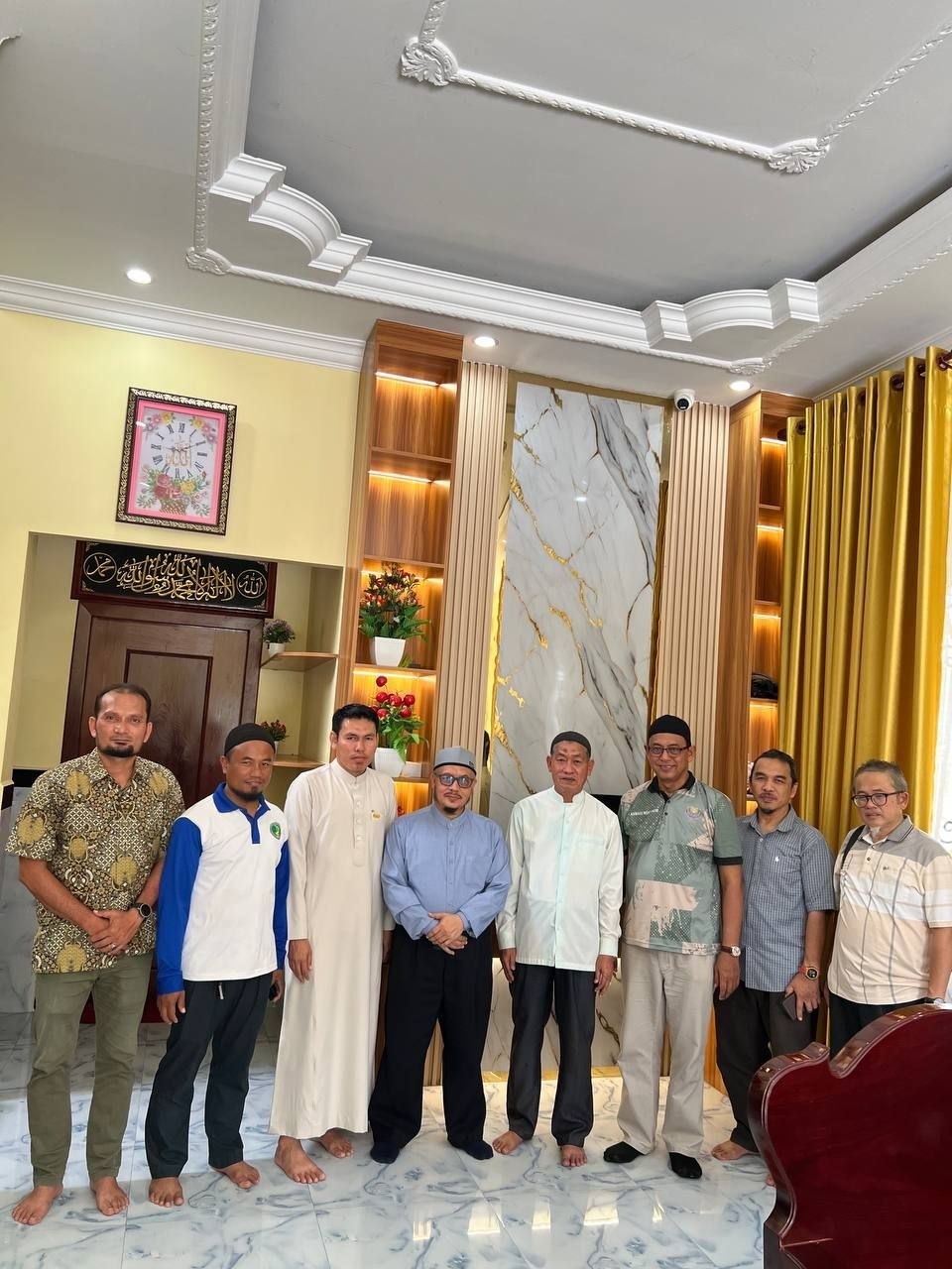 ឯកឧត្តម លី សារី​ អនុញ្ញាតឱ្យសប្បុរសជនដែលមកពីប្រទេសម៉ាឡេស៊ី​ ​ចូលជួបពិភាក្សាការងារ​