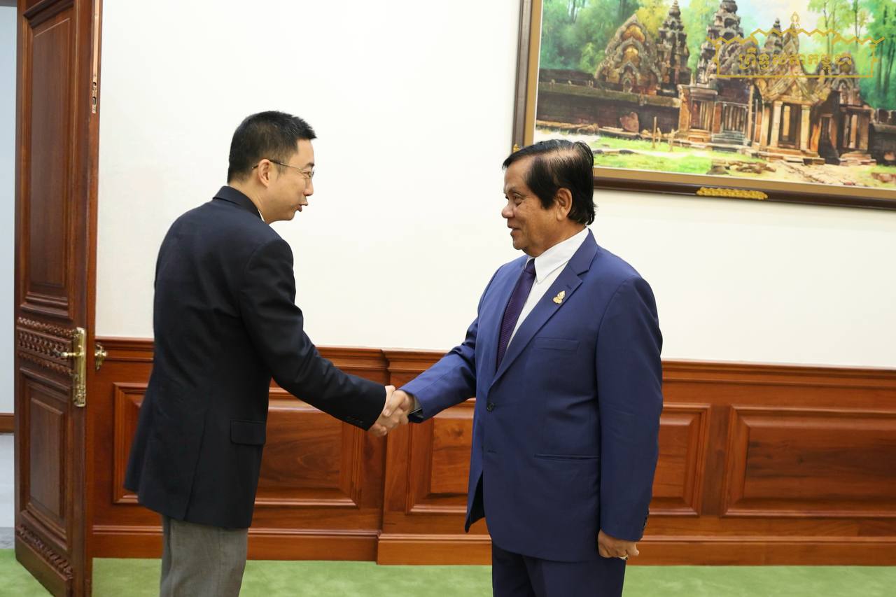ឯកឧត្តម អ៊ុច បូររិទ្ធ អនុញ្ញាតឱ្យគណៈប្រតិភូខេត្តហៃឡុងជាំង (Heilongjiang) ដឹកនាំដោយ  ឯកឧត្តម HAN Shengjian អភិបាលរងខេត្តហៃឡុងជាំង ចូលជួបសម្តែងការគួរសម និងពិភាក្សាការងារ