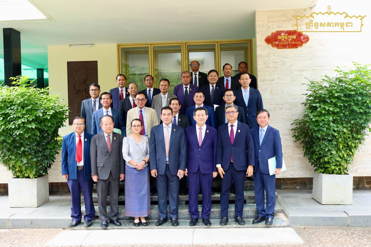 គណៈកម្មការទី៥ និងទី៩ព្រឹទ្ធសភា ជួបប្រជុំជាមួយតំណាងរាជរដ្ឋាភិបាល ពិនិត្យ សិក្សា លើសេចក្តីព្រាងច្បាប់ស្តីពីការអនុម័តយល់ព្រមឱ្យព្រះរាជាណាចក្រកម្ពុជា ចូលជារដ្ឋភាគី នៃអនុសញ្ញាស្តីពីប្រាតិភោគជាអន្តរជាតិចំពោះឧបករណ៍ចល័ត និងពិធីសារនៃអនុសញ្ញាស្តីពីប្រាតិភោគជាអន្តរជាតិចំពោះឧបករណ៍ចល័ត ពាក់ព័ន្ធនឹងករណីជាក់លាក់នៃឧបករណ៍អាកាសយាន