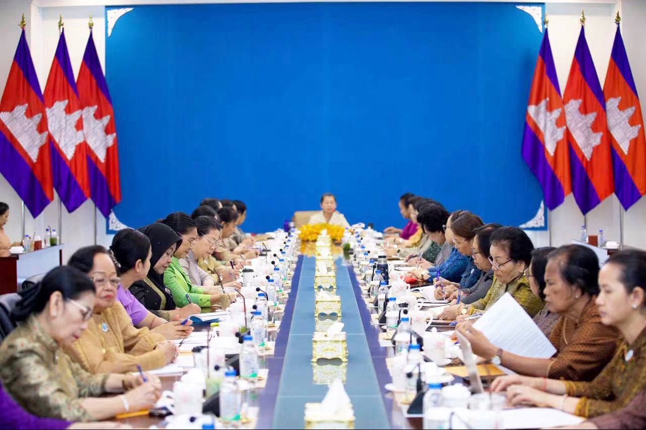 លោកជំទាវ មាន សំអាន និងលោកជំទាវបណ្ឌិត អ៊ុក ម៉ាលី អញ្ជើញប្រជុំបូកសរុបលទ្ធការងាររបស់សមាគមនារីប្រចាំឆមាសទី១ ឆ្នាំ២០២៦ និងលើកទិសដៅអនុវត្តបន្ត