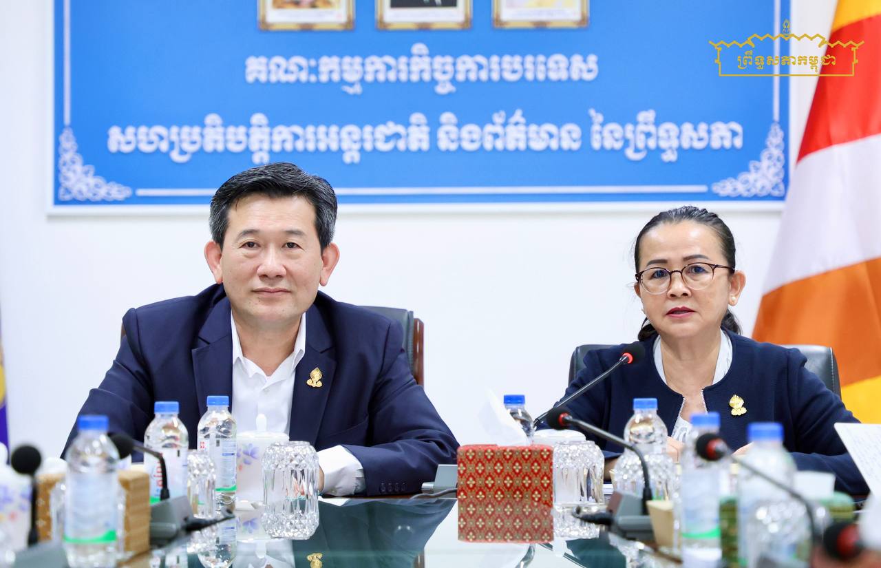 ក្រុមសមាជិកព្រឹទ្ធសភាក្រុមទី៣ ជួបប្រជុំផ្ទៃក្នុង ដើម្បីពិនិត្យ ពិភាក្សា និងត្រៀមមានយោបល់ក្នុងសម័យប្រជុំព្រឹទ្ធសភាជាវិសាមញ្ញ