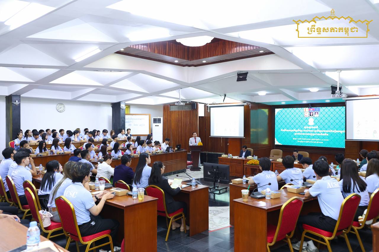 ឯកឧត្តម ម៉ម ប៊ុននាង ទទួលស្វាគមន៍គណៈប្រតិភូសមាគមនិស្សិតកម្ពុជា ប្រចាំសាធារណរដ្ឋប្រជាមានិតចិនមកបំពេញទស្សនកិច្ចស្វែងយល់អំពីព្រឹទ្ធសភានៃព្រះរាជាណាចក្រកម្ពុជា