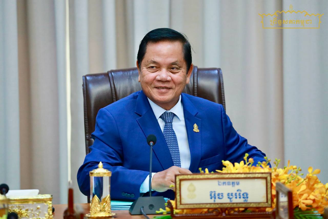 គណៈកម្មាធិការអចិន្ត្រៃយ៍ព្រឹទ្ធសភា ប្រជុំពិនិត្យសម្រេចលើរបៀបវារៈចំនួន៦ ដើម្បីបើកកិច្ចប្រជុំវិសាមញ្ញ