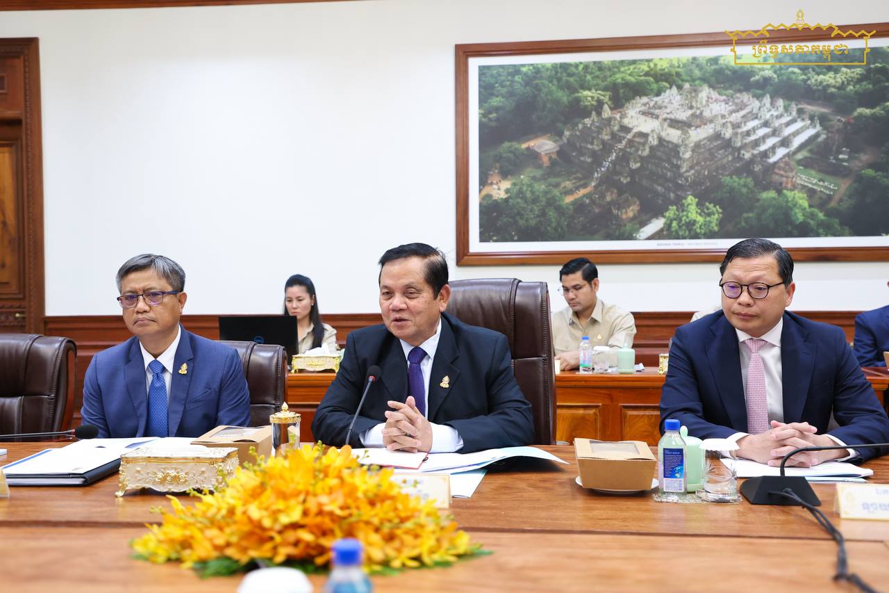 ឯកឧត្តម អ៊ុច បូររិទ្ធ ដឹកនាំកិច្ចប្រជុំគម្រោងថវិកាឆ្នាំ២០២៧ របស់ព្រឹទ្ធសភា ជាមួយតំណាងក្រសួងសេដ្ឋកិច្ចនិងហិរញ្ញវត្ថុ