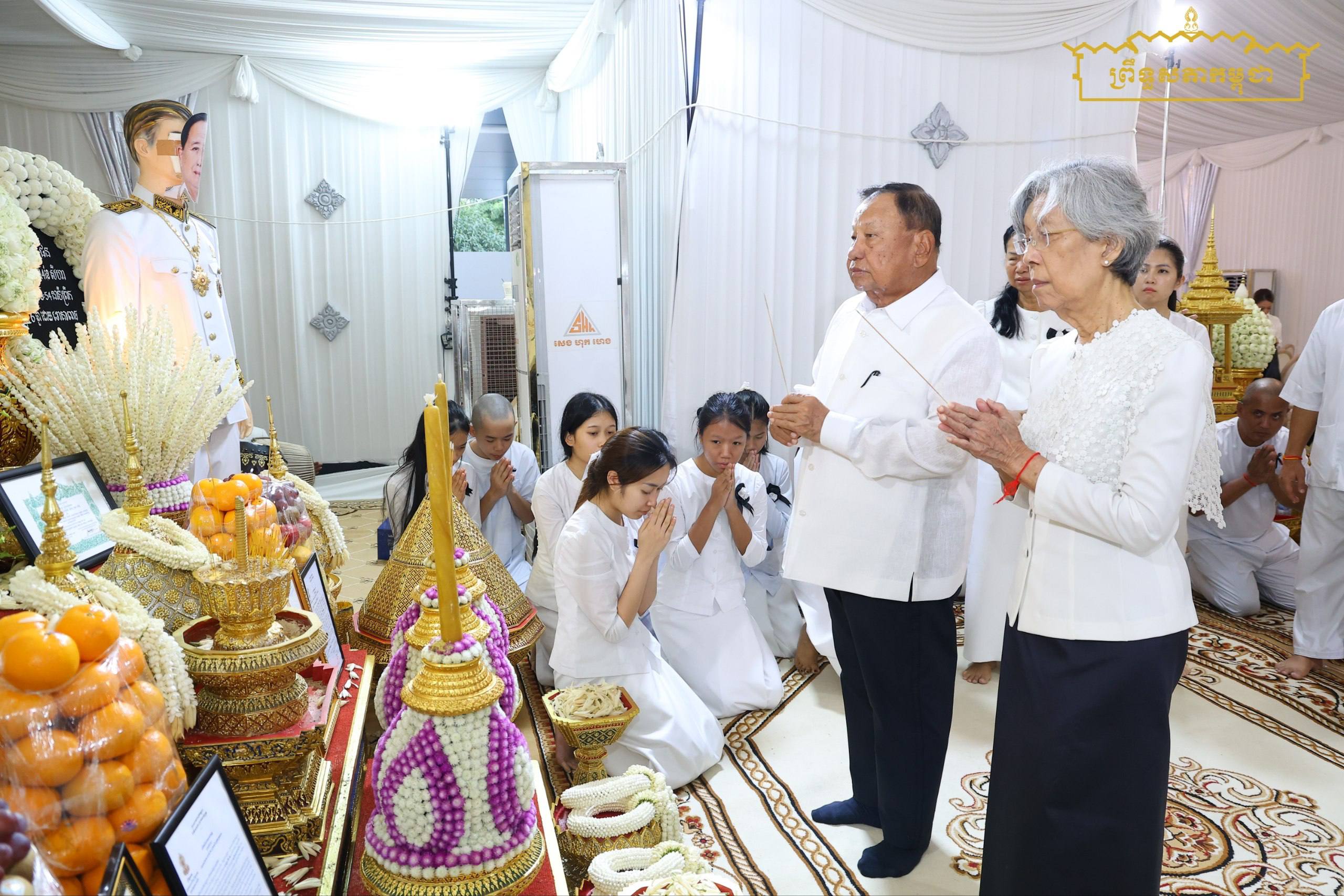 សម្តេចវិបុលសេនាភក្តី សាយ ឈុំ អញ្ជើញគោរពវិញ្ញាណក្ខន្ធសព ឯកឧត្តម ទឹម ផន សមាជិកព្រឹទ្ធសភា