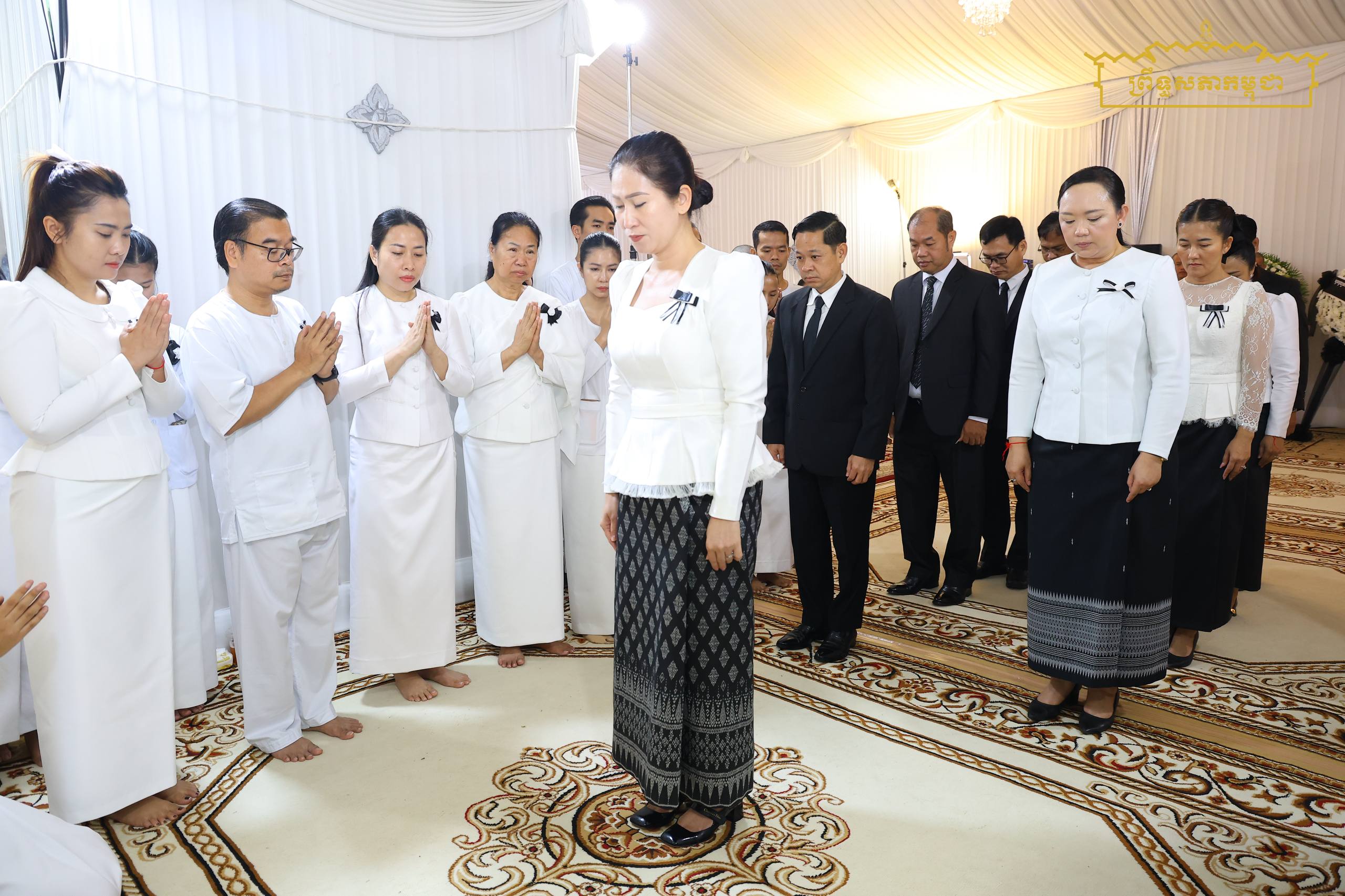 គណៈប្រតិភូសហភាពសហព័ន្ធយុវជនកម្ពុជា អញ្ជើញគោរពវិញ្ញាណក្ខន្ធសព ឯកឧត្តម ទឹម ផន សមាជិកព្រឹទ្ធសភា