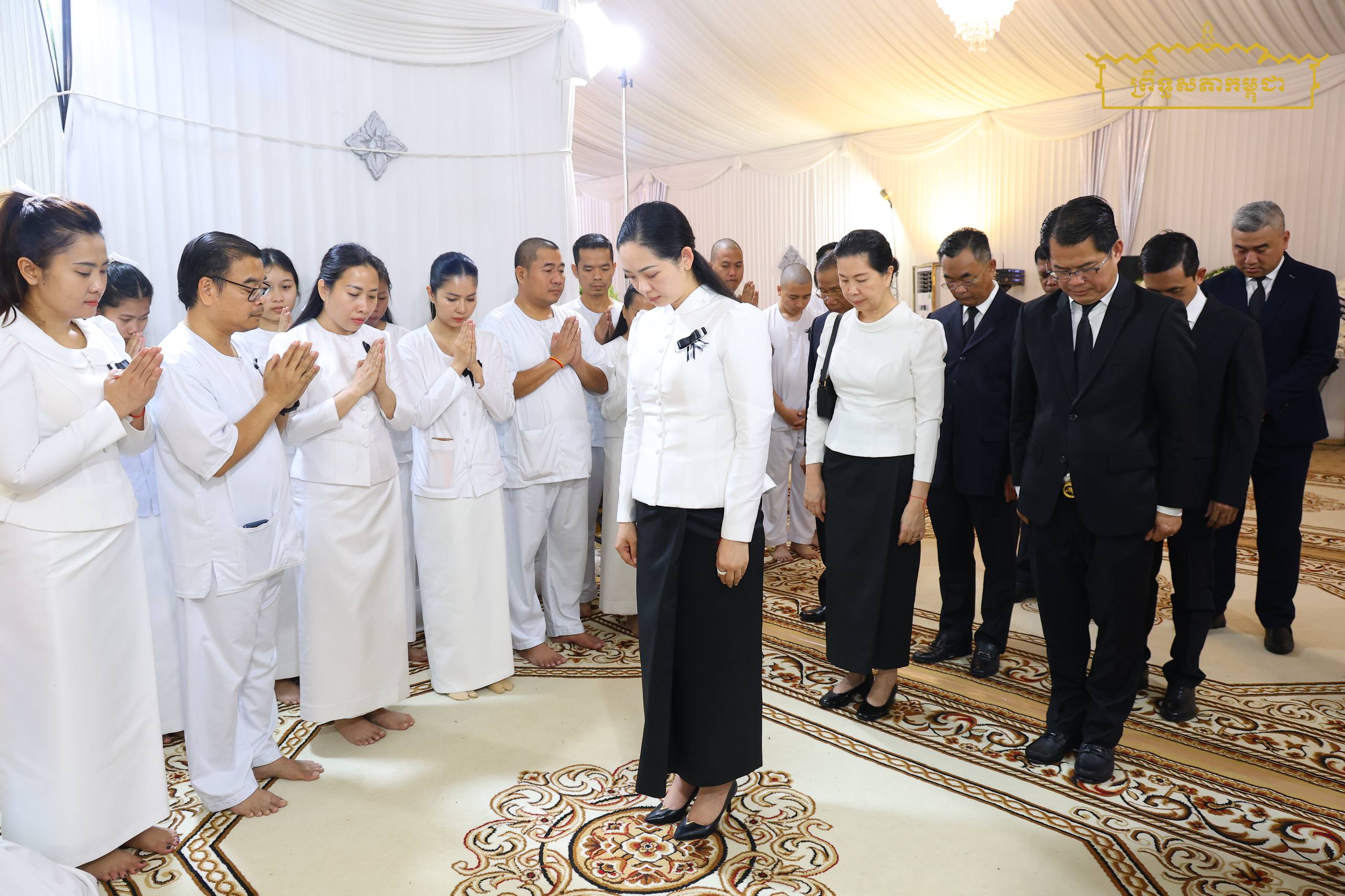 គណៈប្រតិភូក្រសួងពាណិជ្ជកម្ម អញ្ជើញគោរពវិញ្ញាណក្ខន្ធសព ឯកឧត្តម ទឹម ផន សមាជិកព្រឹទ្ធសភា