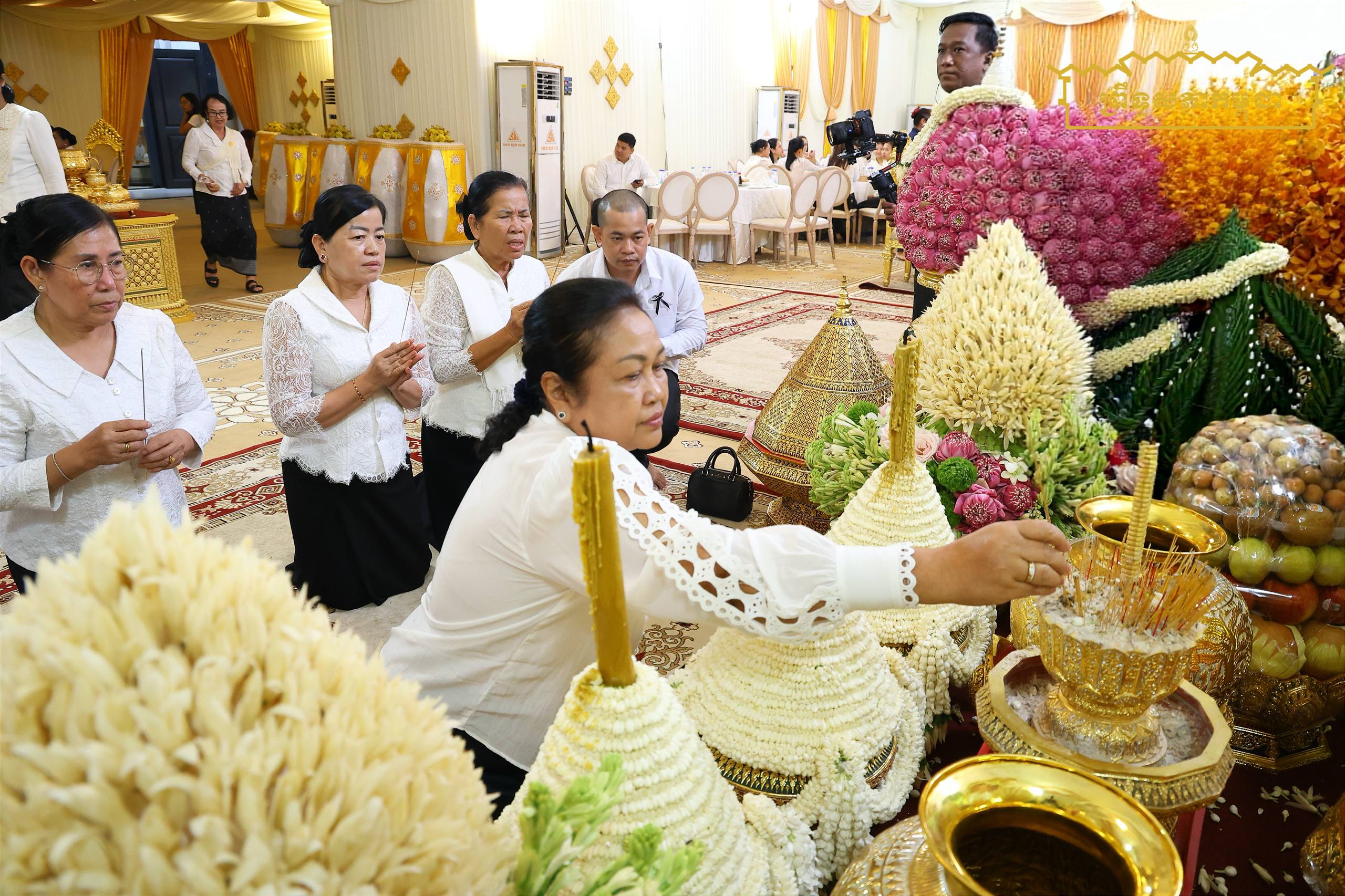 សមាជិក សមាជិកាព្រឹទ្ធសភា អញ្ជើញចូលរួមពិធីបុណ្យគម្រប់៧ថ្ងៃ ឯកឧត្តម ទឹម ផន សមាជិកព្រឹទ្ធសភា