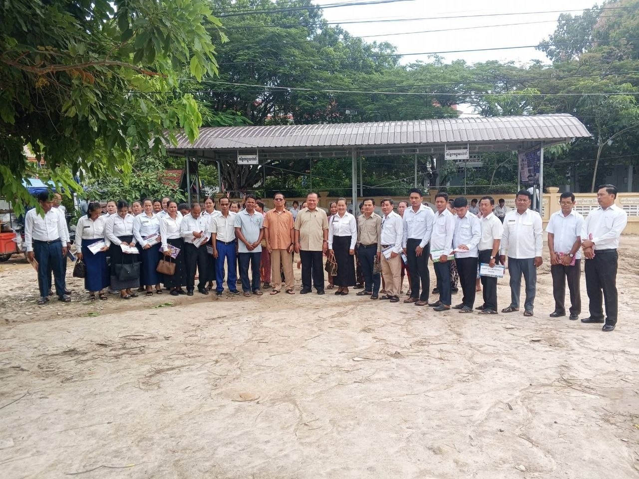 ឯកឧត្តមបណ្ឌិត ​គឹម ​ធា អញ្ជើញជាអធិបតីក្នុងពិធីប្រគល់ និងទទួលរោងអង្គុយរង់ចាំសិស្ស នៅសាលាបឋមសិក្សាកន្ទុយវៃ
