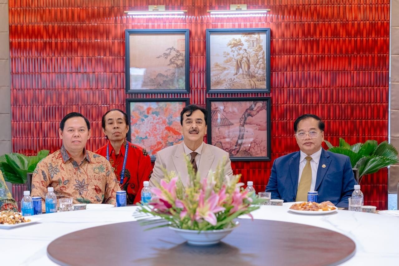 លោកជំទាវ ម៉ាណ ណាវី អញ្ជើញចូលរួមពិធីពិសាអាហារថ្ងៃត្រង់ ជាមួយឯកឧត្តមប្រធានព្រឹទ្ធសភាសាធារណរដ្ឋឥស្លាមប៉ាគីស្ថាន និងឥណ្ឌូណេសុី