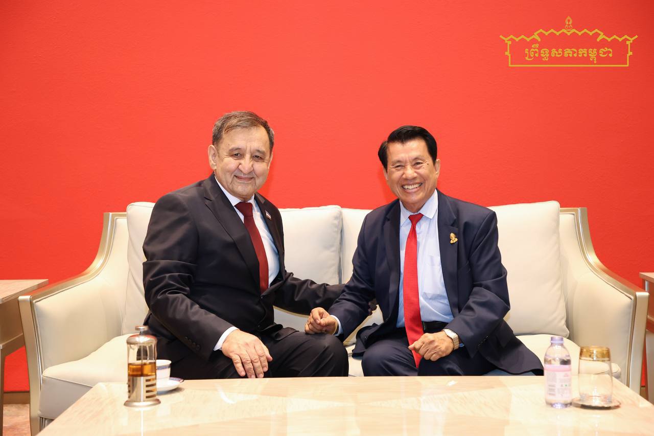 ឯកឧត្តម ម៉ាន់ ឈឿន អញ្ជើញទទួលស្វាគមន៍ឯកឧត្តមប្រធានគណៈកម្មការកិច្ចការច្បាប់ និងយុត្តិធម៌ និងប្រយុទ្ធប្រឆាំងអំពើពុករលួយនៃព្រឹទ្ធសភាអ៊ូសបេគីស្ថាន ដែលអញ្ជើញដឹកនាំគណៈប្រតិភូចូលរួមសន្និសីទ ISC-2 នៅកម្ពុជា