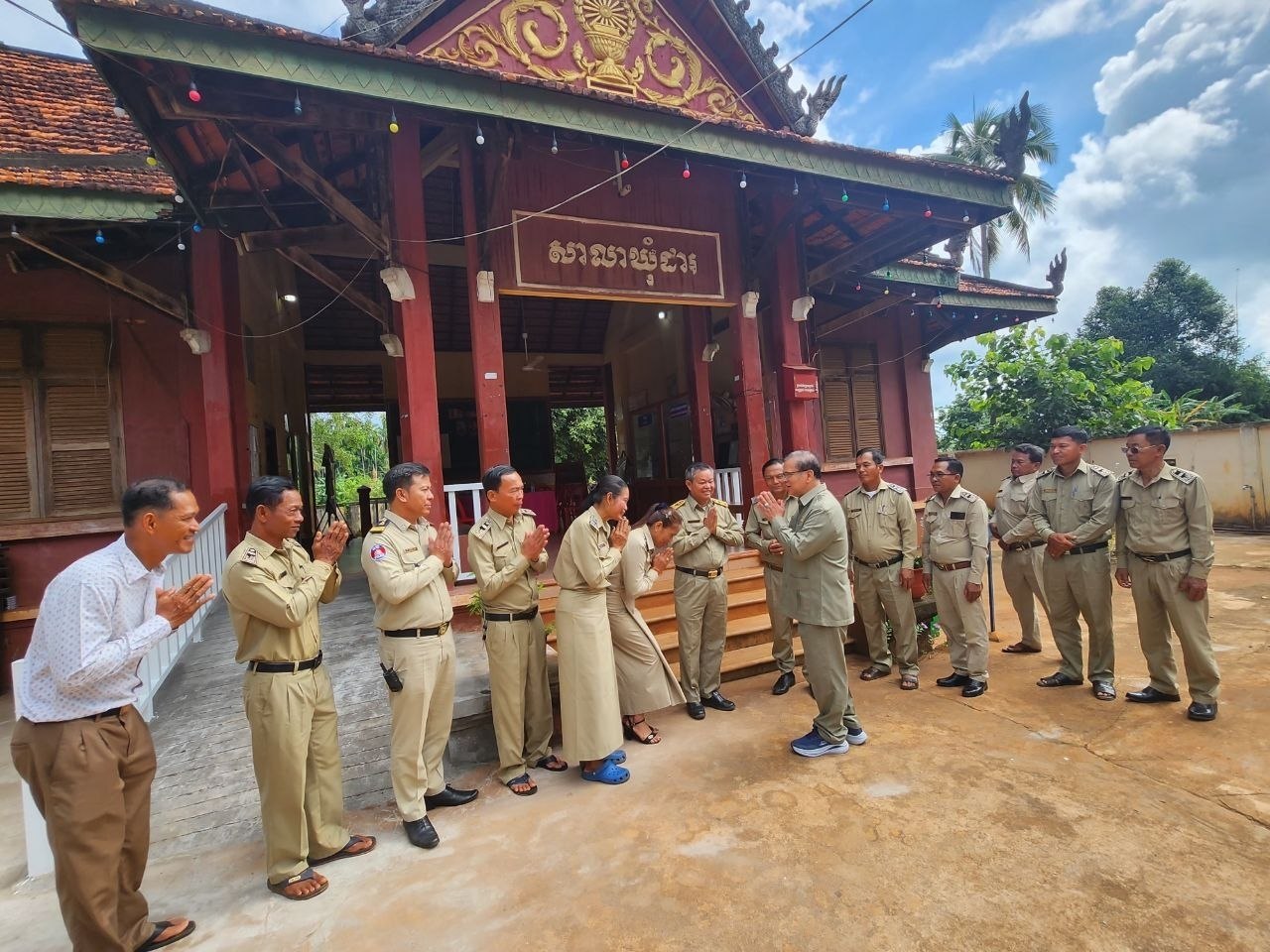 ឯកឧត្តម ឆាយ វណ្ណា សមាជិកព្រឹទ្ធសភា អញ្ជើញចុះសួរសុខទុក្ខ និងជួបសំណេះសំណាលជាមួយក្រុមប្រឹក្សាឃុំដា ស្រុកមេមត់ ខេត្តត្បូងឃ្មុំ