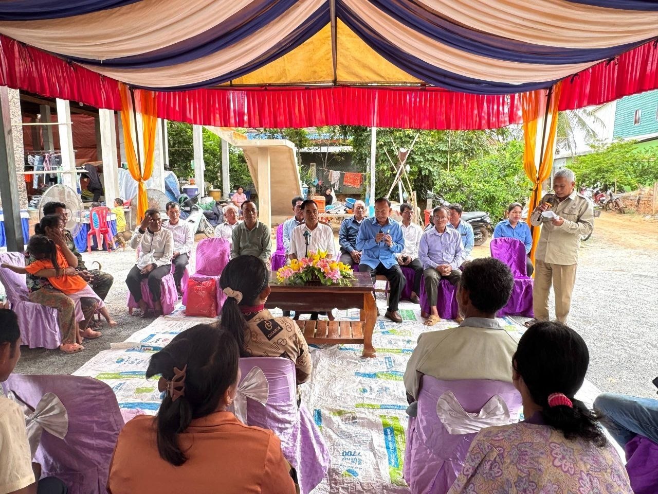 ឯកឧត្តម សត ណា​ឌី អញ្ជើញប្រគល់ផ្ទះជូនគ្រួសារវីរកងទ័ព និងជួបសំណេះសំណាលជាមួយប្រជាពលរដ្ឋនៅក្នុងភូមិគោកដូងចាស ឃុំគោកដូង ស្រុកអង្គរជុំ ខេត្តសៀមរាប​
